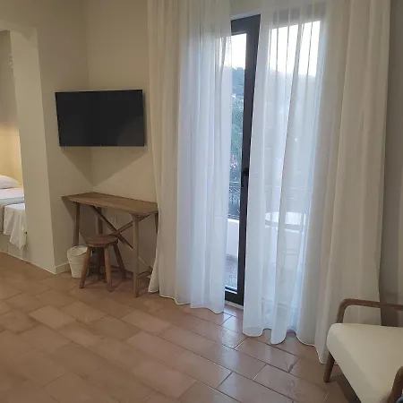 Yasemi * Argostolion